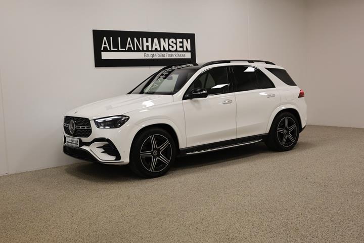 Hvid Mercedes GLE350 de fra 2024 set udefra