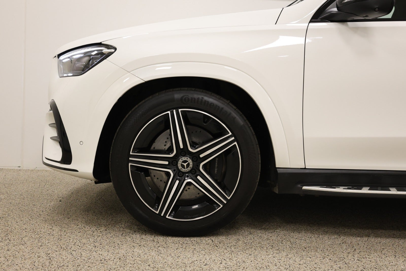 Hvid Mercedes GLE350 de fra 2024