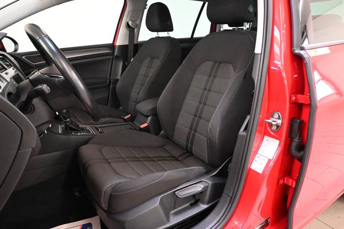 Rød VW Golf VII fra 2016