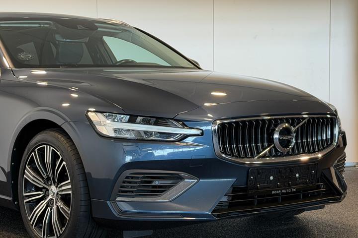 Blå Volvo V60 fra 2020