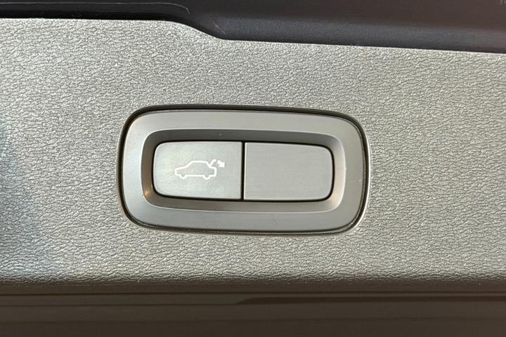 Blå Volvo V60 fra 2020