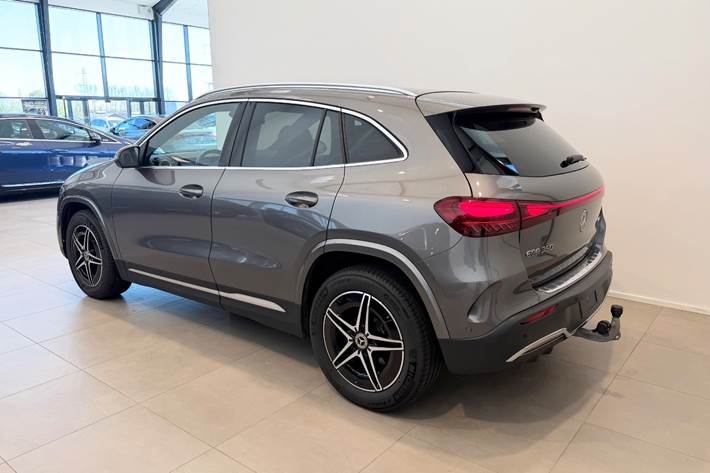 Grå Mercedes EQA350 fra 2025