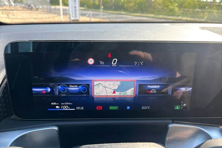 Grå Mercedes EQB 250+ fra 2025