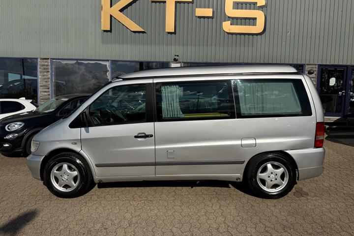 undefined Mercedes Vito 112 fra 2001 set udefra