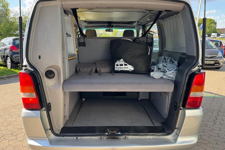 undefined Mercedes Vito 112 fra 2001 set indefra