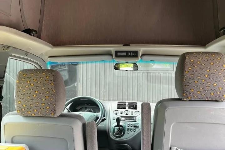undefined Mercedes Vito 112 fra 2001 set indefra