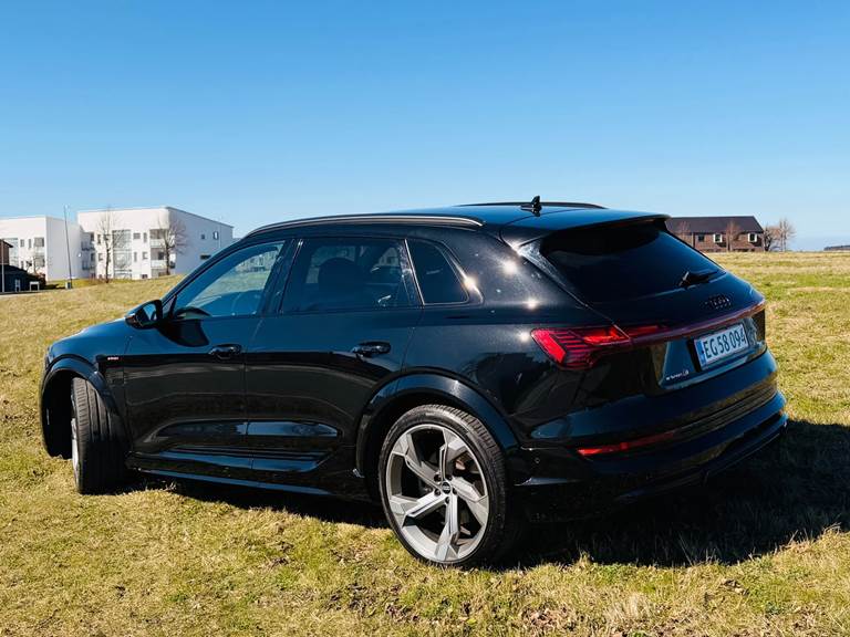 Audi e-tron S quattro