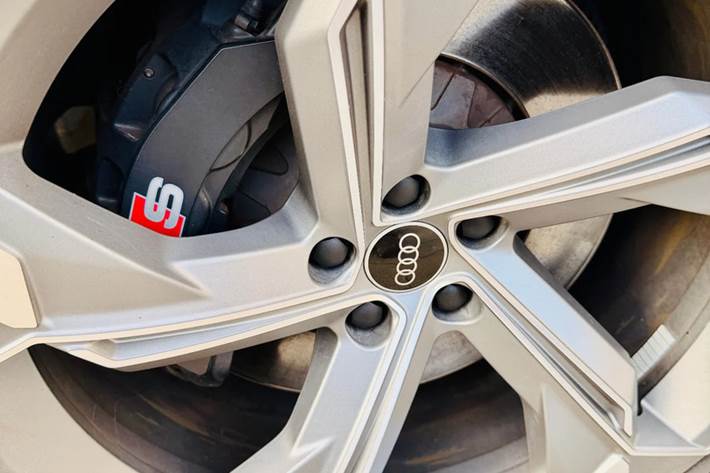 Sort Audi e-tron S fra 2022
