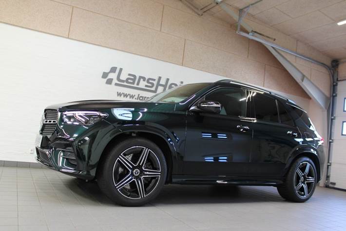 Grøn Mercedes GLE350 de fra 2024