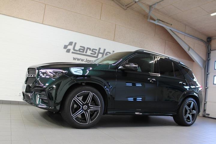 Grøn Mercedes GLE350 de fra 2024