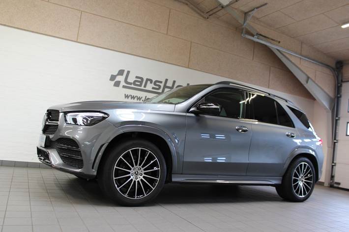 Grå Mercedes GLE350 de fra 2022