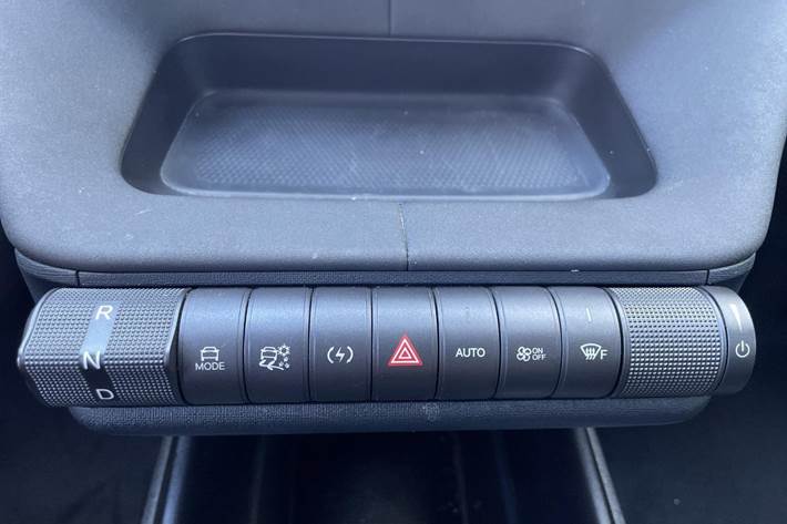 Hvid BYD Dolphin fra 2024