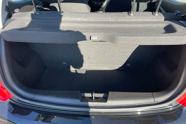 Sort Opel Karl fra 2018