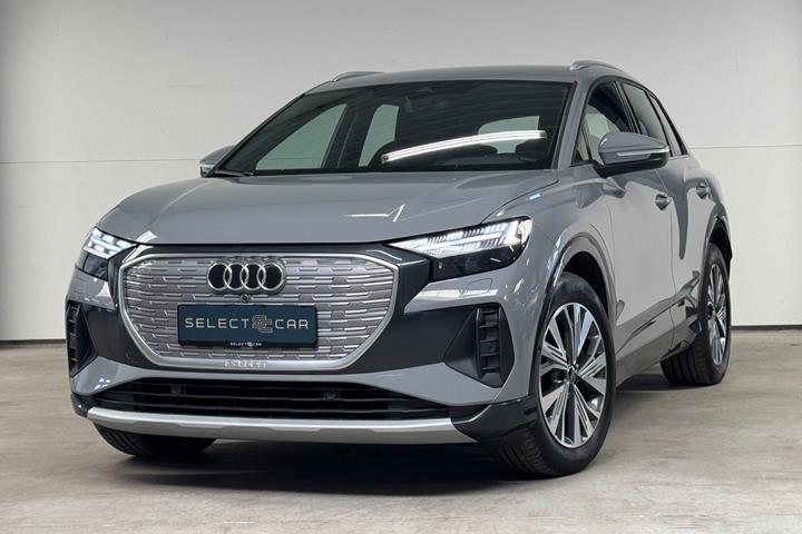 Grå Audi Q4 e-tron fra 2023 set udefra