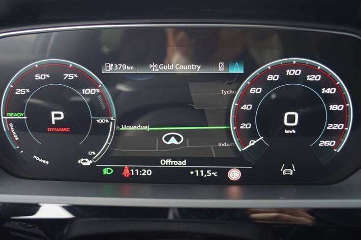Grå Audi e-tron fra 2022