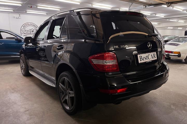 Sort Mercedes ML350 fra 2009