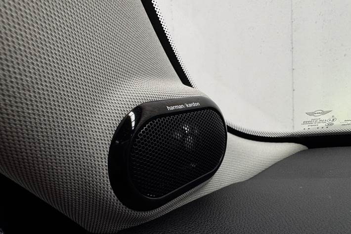Sølv Mini Cooper SE fra 2022