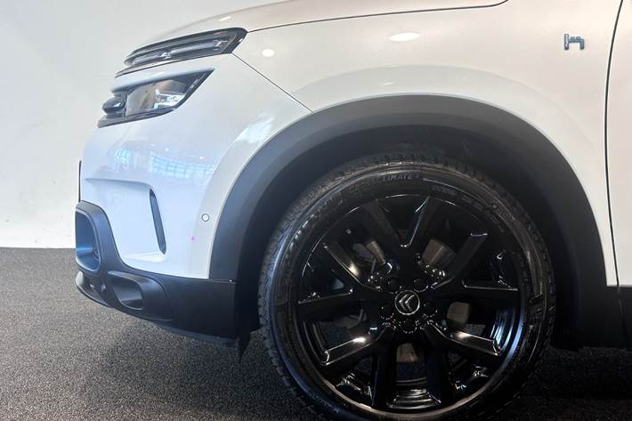Hvid Citroën C5 Aircross fra 2020 set udefra
