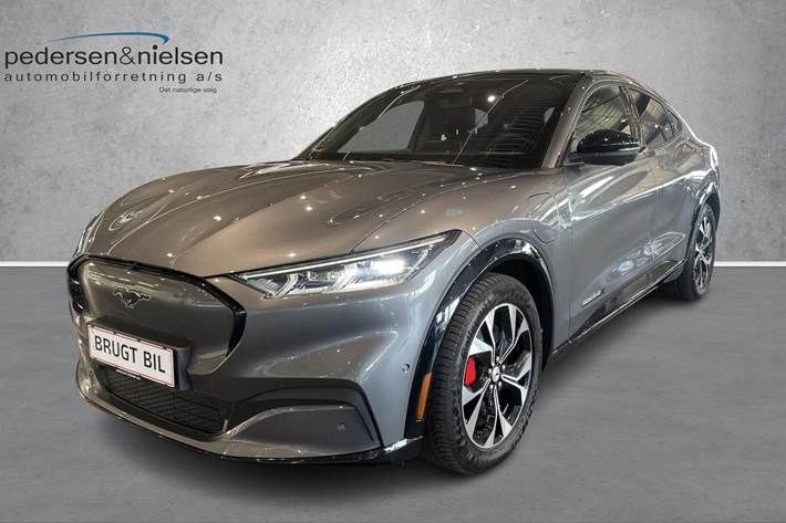 Grå Ford Mustang Mach-E fra 2024