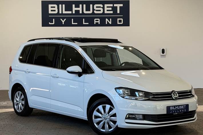 Hvid VW Touran fra 2016