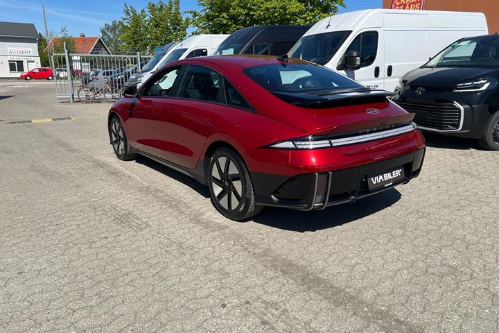 Rød Hyundai Ioniq 6 fra 2026