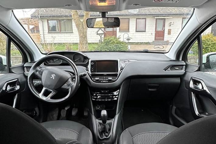 undefined Peugeot 208 fra 2017