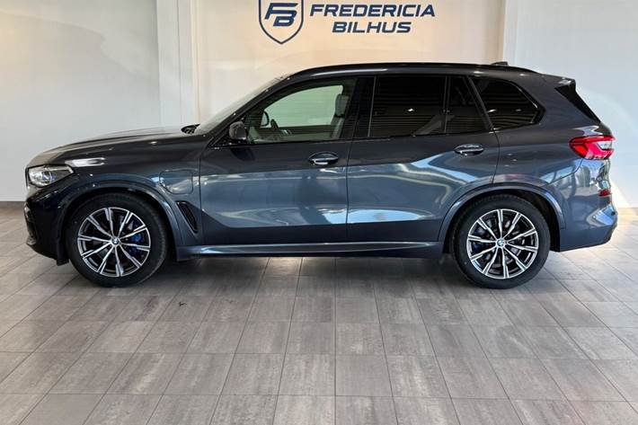 Sort BMW X5 fra 2020