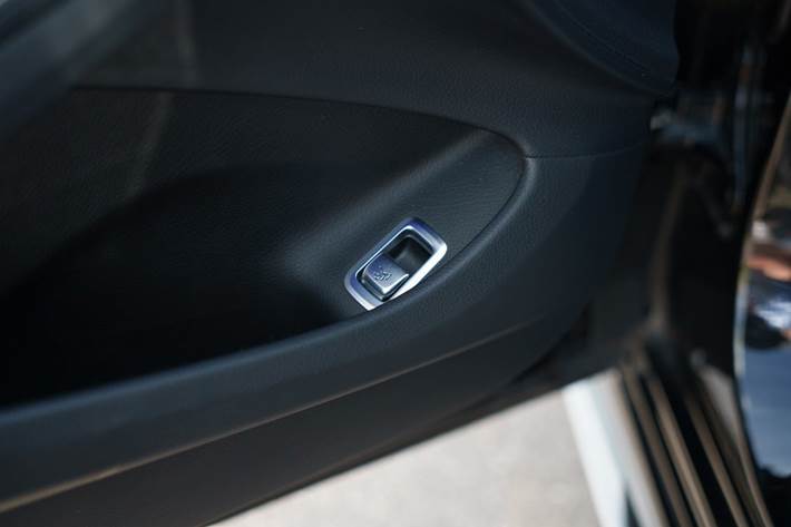 Sort Mercedes S400 d fra 2017