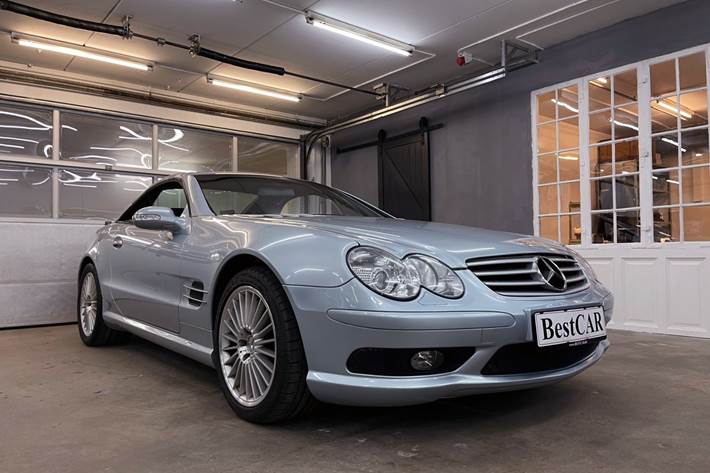 Sølv Mercedes SL55 fra 2003