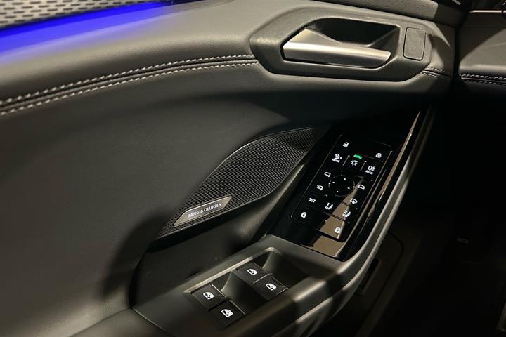 Grå Audi A6 fra 2025