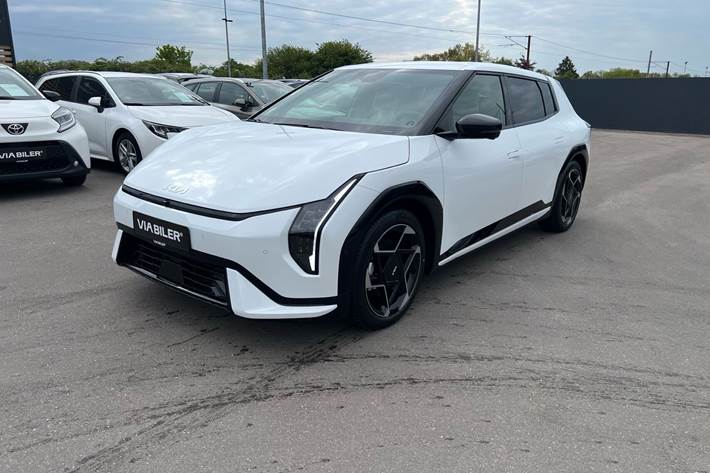 Hvid Kia EV4 fra 2026 set udefra