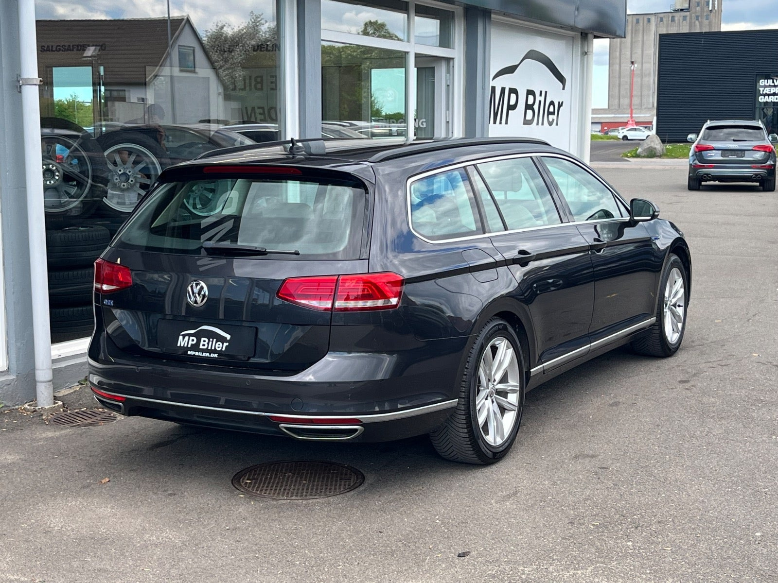 Grå VW Passat fra 2018