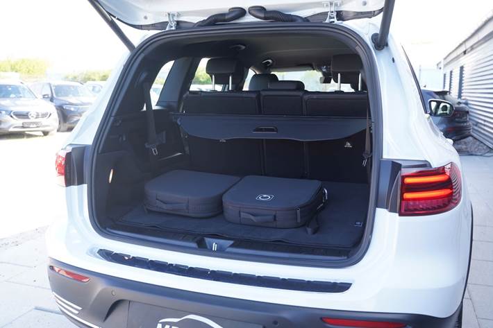 Hvid Mercedes EQB250+ fra 2024