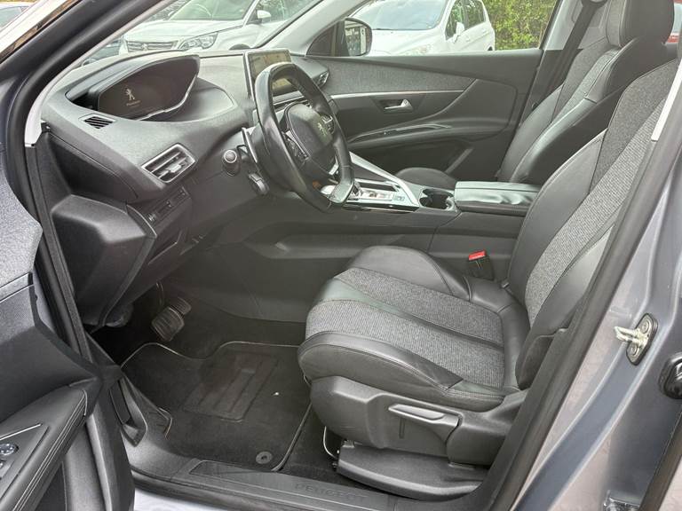 Peugeot 3008 1,6 BlueHDi 120 Allure EAT6
