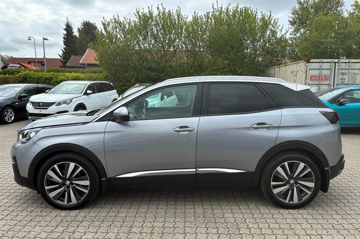 Grå Peugeot 3008 fra 2018