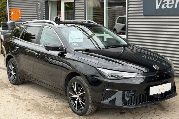 Sort MG MG5 fra 2023 set udefra