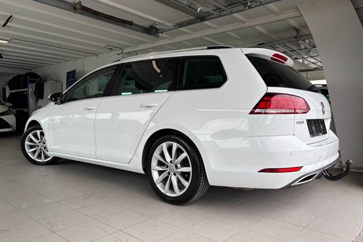 Hvid VW Golf VII fra 2017