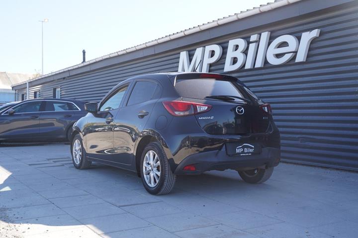 Sort Mazda 2 fra 2015