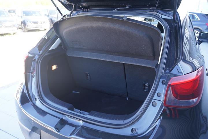 Sort Mazda 2 fra 2015