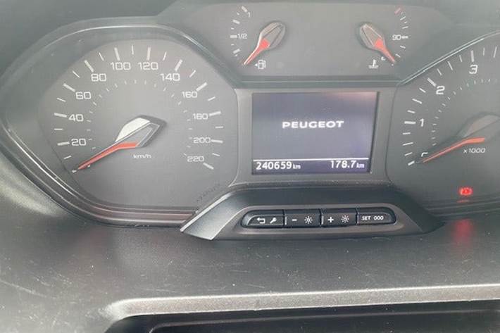 Sort Peugeot Partner fra 2019