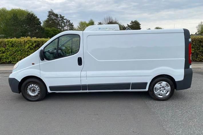 Hvid Opel Vivaro fra 2012