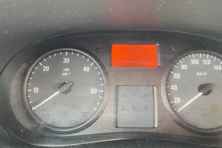 Hvid Opel Vivaro fra 2012