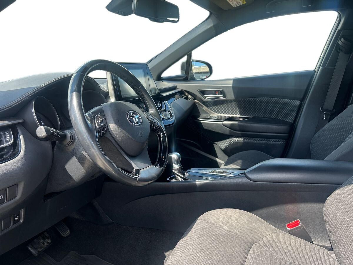 Sort Toyota C-HR fra 2018