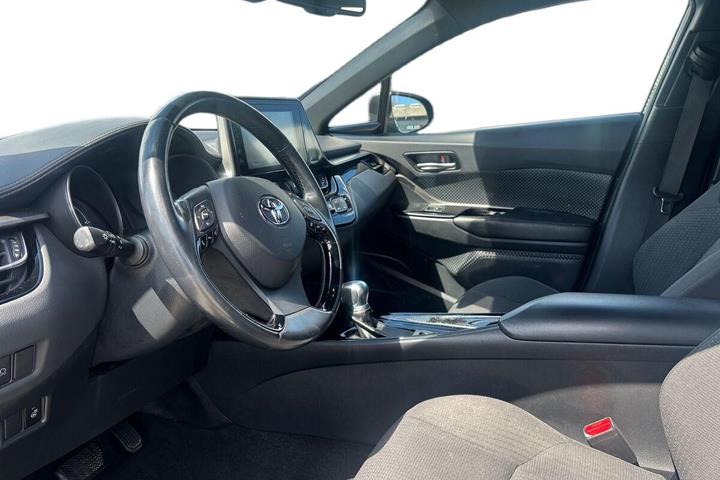 Sort Toyota C-HR fra 2018