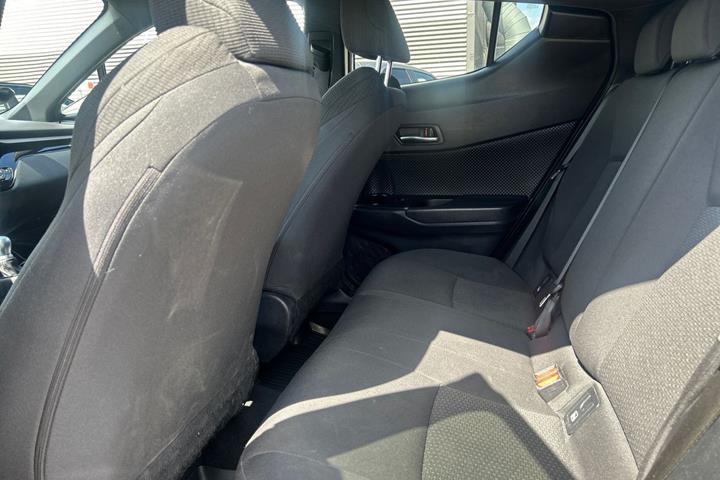 Sort Toyota C-HR fra 2018