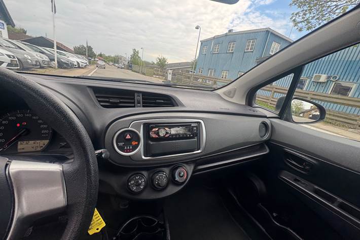 undefined Toyota Yaris fra 2011