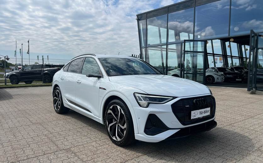Audi e-tron 55 S-line Sportback quattro