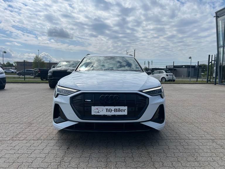 Audi e-tron 55 S-line Sportback quattro