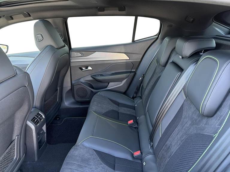 Peugeot e-408 58 GT