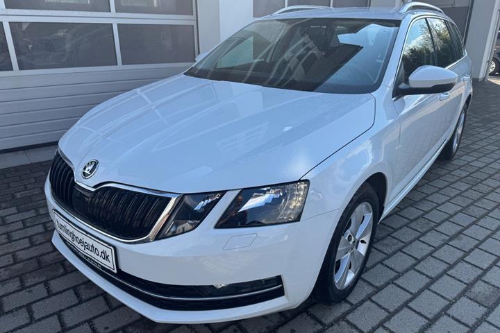 Hvid Skoda Octavia fra 2019